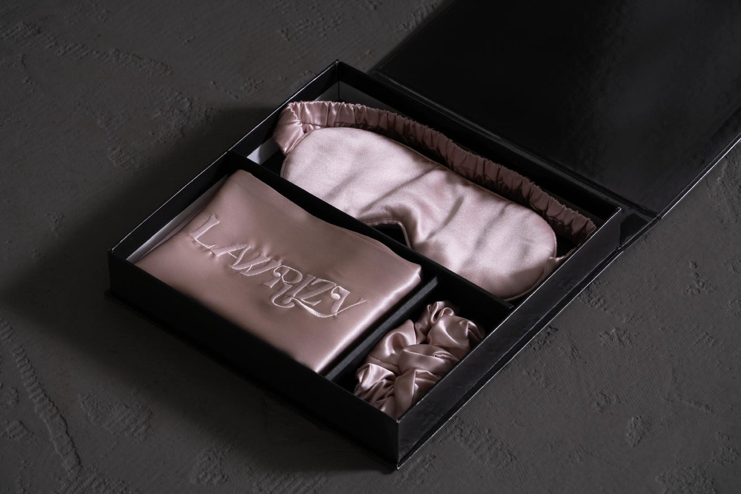 Coffret Cadeau en Soie de Mûrier 22 Mommes – Édition Limitée Lawrizy